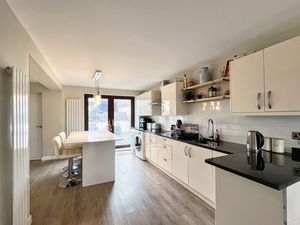 Photo 17- click for photo gallery